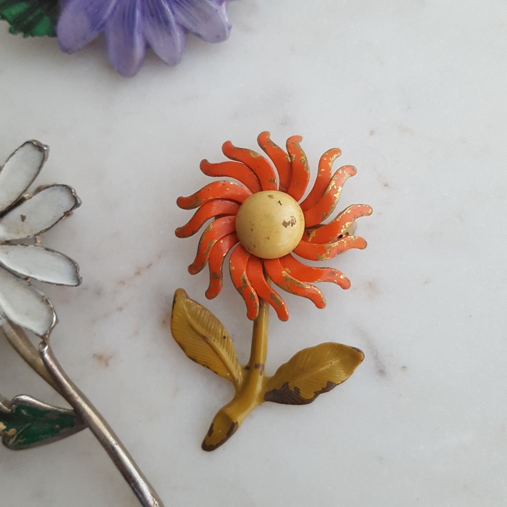 🌙Vintage Floral 3 Brooch Collection🌸 - Picture 3 of 9